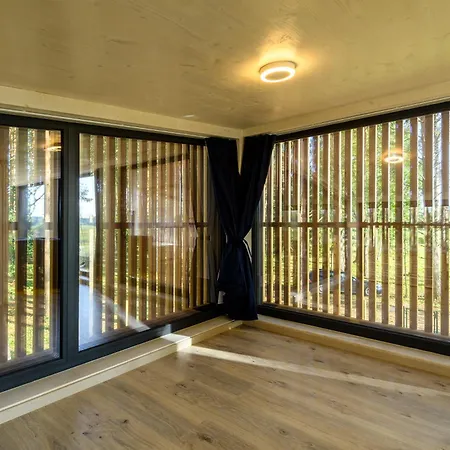 Estberg Riverside Puhkemaja *